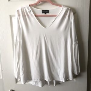 Michael Stars white v neck long balloon sleeve L